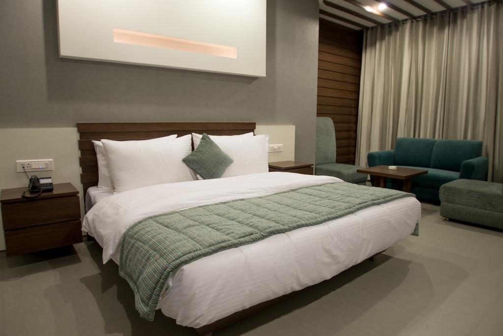 Hotel Narula'S Aurrum Amritsar Exteriör bild