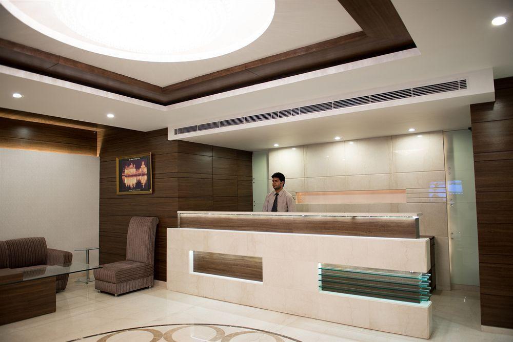 Hotel Narula'S Aurrum Amritsar Exteriör bild